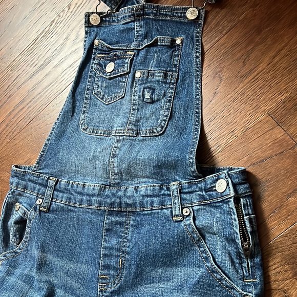 Cute Overalls - Picture 5 of 7